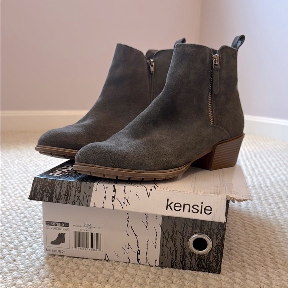 Kensie Women's Gray Ankle Boots